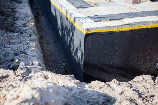Professional Vapor Barrier Installation technician working in Huntertown, IN